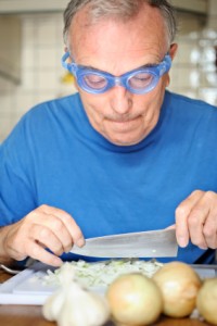 onion_man man-chopping-onions